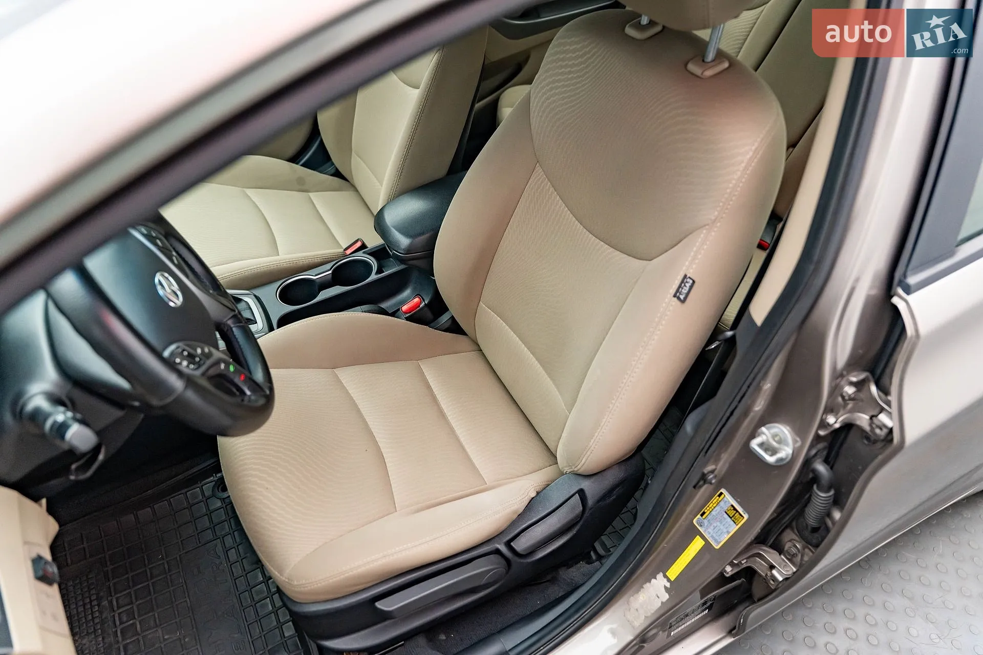2015 Hyundai Elantra - мініатюра 9