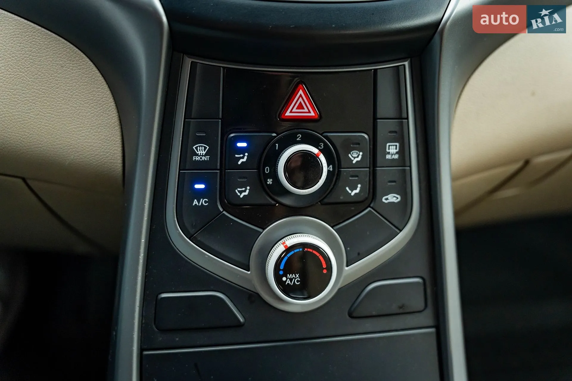 2015 Hyundai Elantra - мініатюра 18