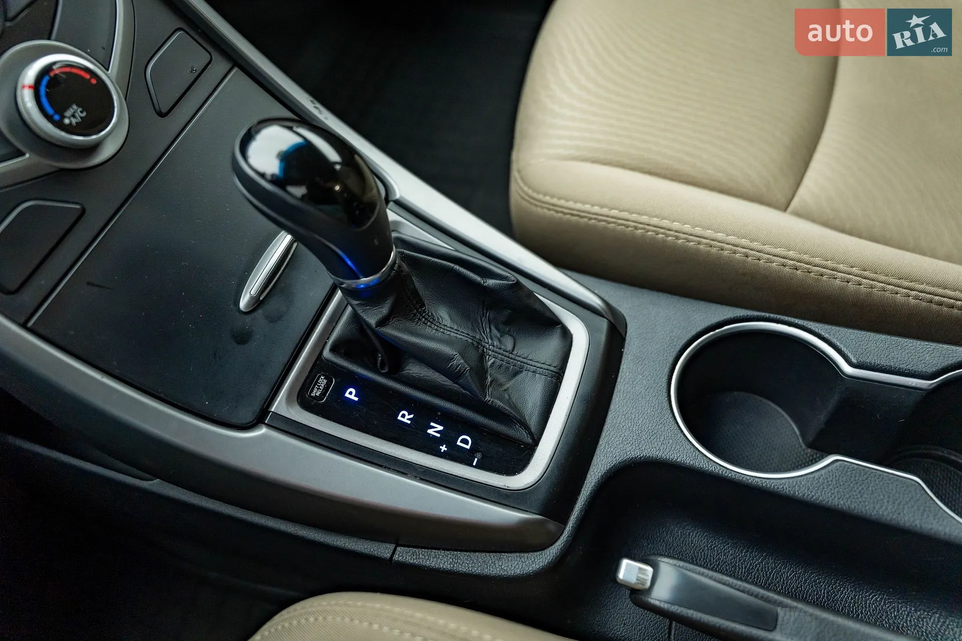 2015 Hyundai Elantra - мініатюра 19