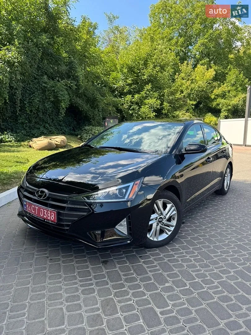 2019 Hyundai Elantra - фото 1