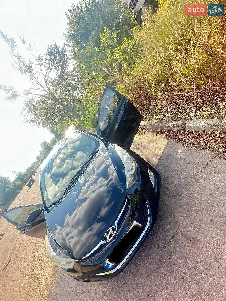 2011 Hyundai Elantra - мініатюра 3