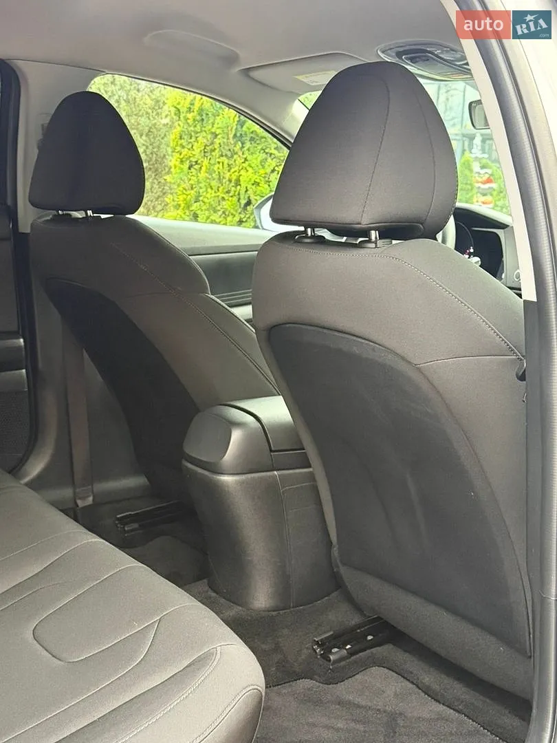 2023 Hyundai Elantra - мініатюра 125