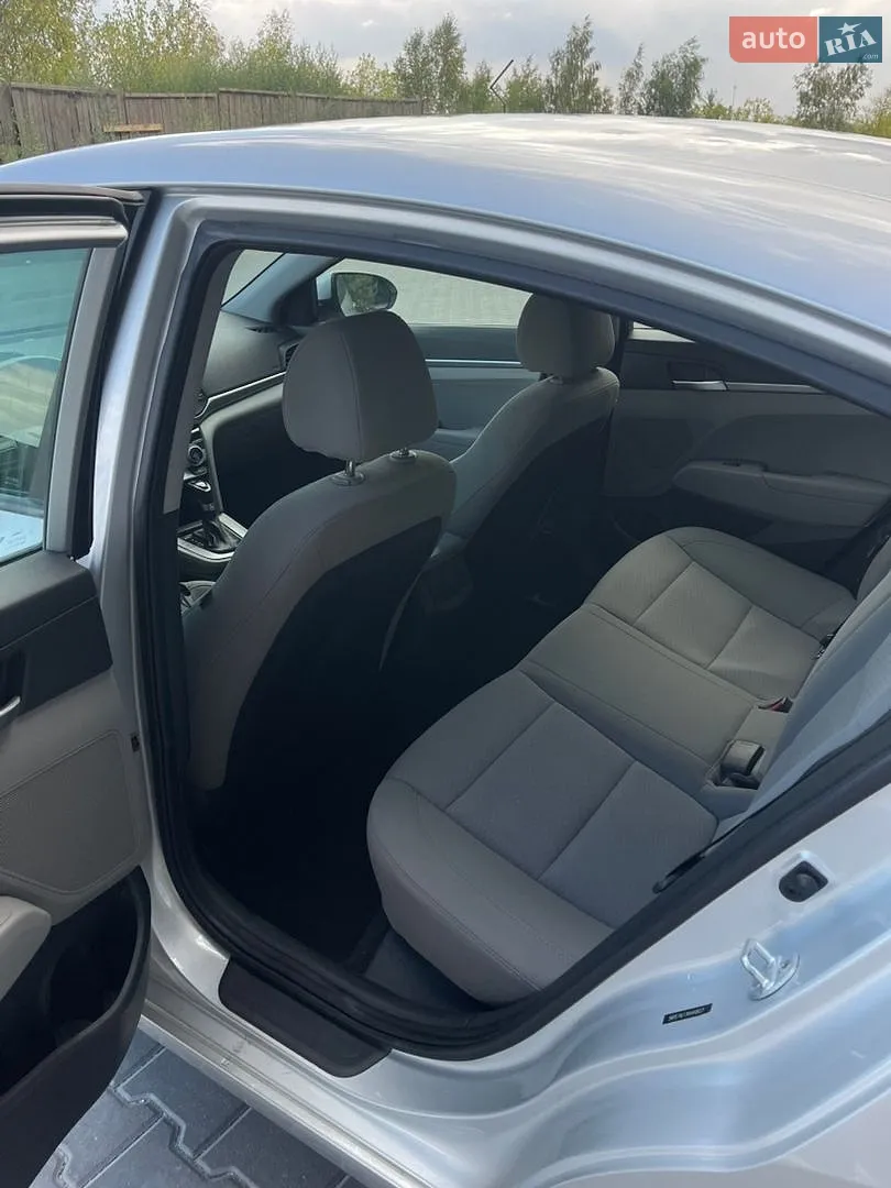 2018 Hyundai Elantra - мініатюра 17