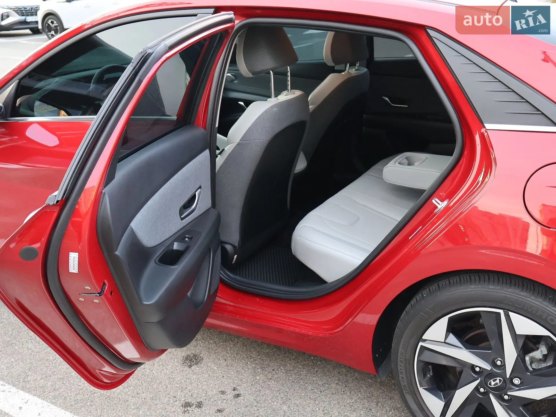 2023 Hyundai Elantra - мініатюра 21