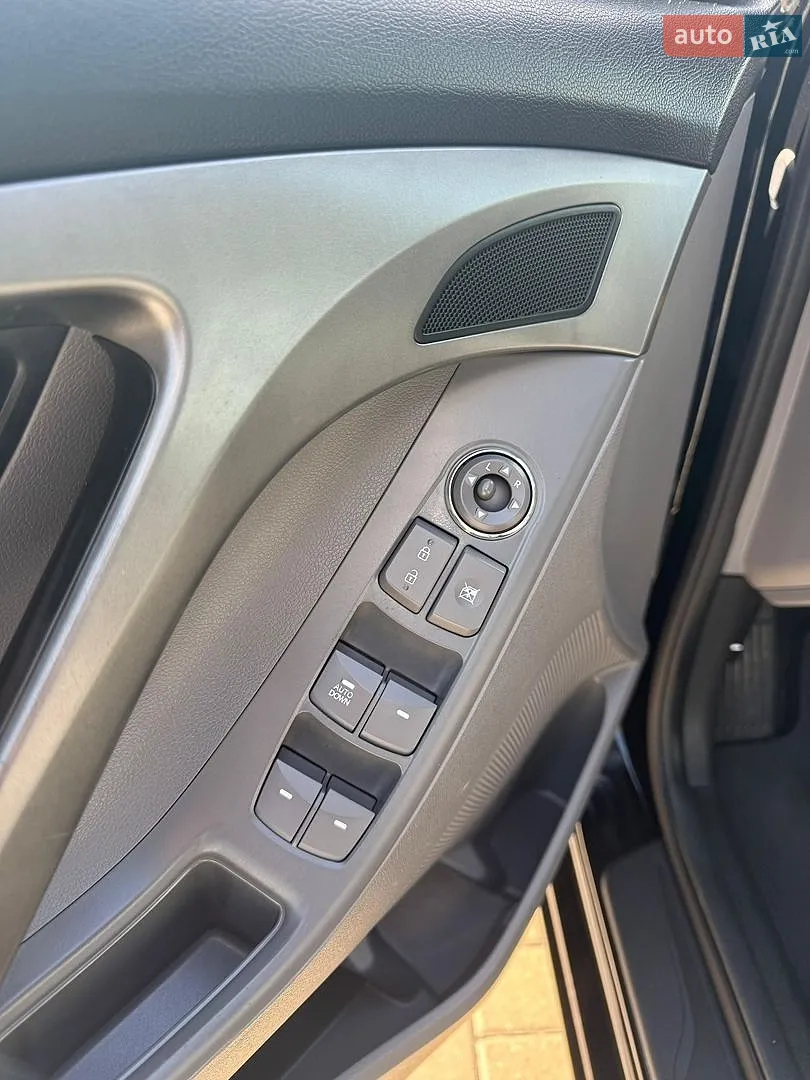 2012 Hyundai Elantra - мініатюра 8