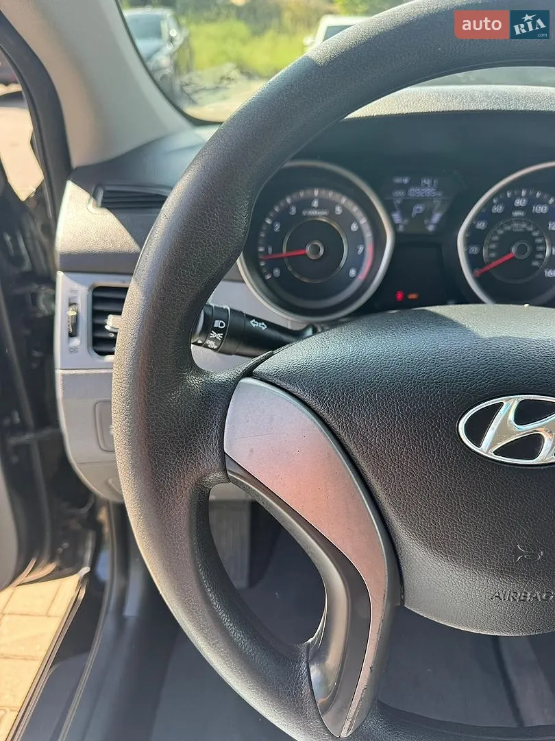 2012 Hyundai Elantra - мініатюра 11