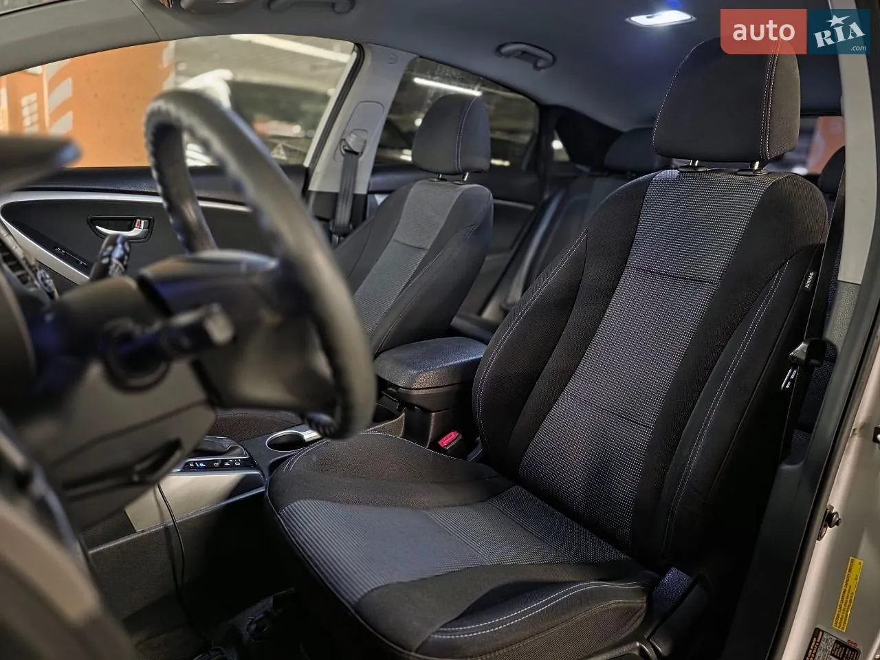 2016 Hyundai Elantra - мініатюра 15