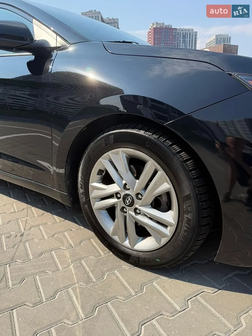 2019 Hyundai Elantra - мініатюра 19