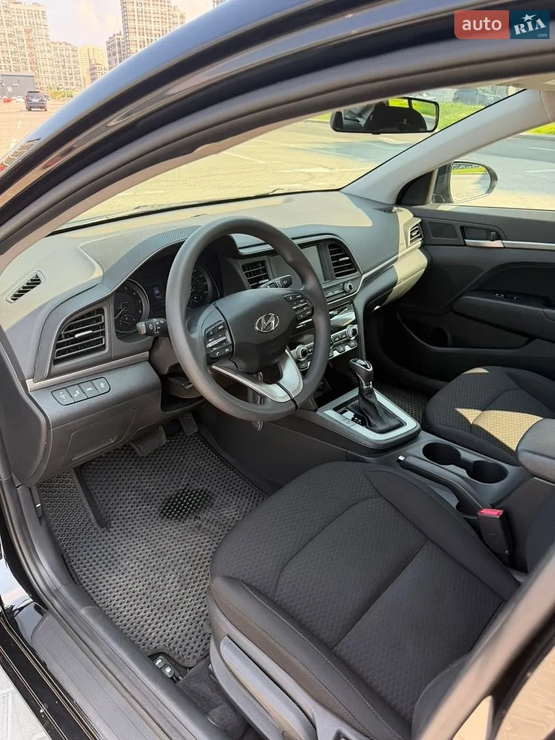 2019 Hyundai Elantra - мініатюра 32