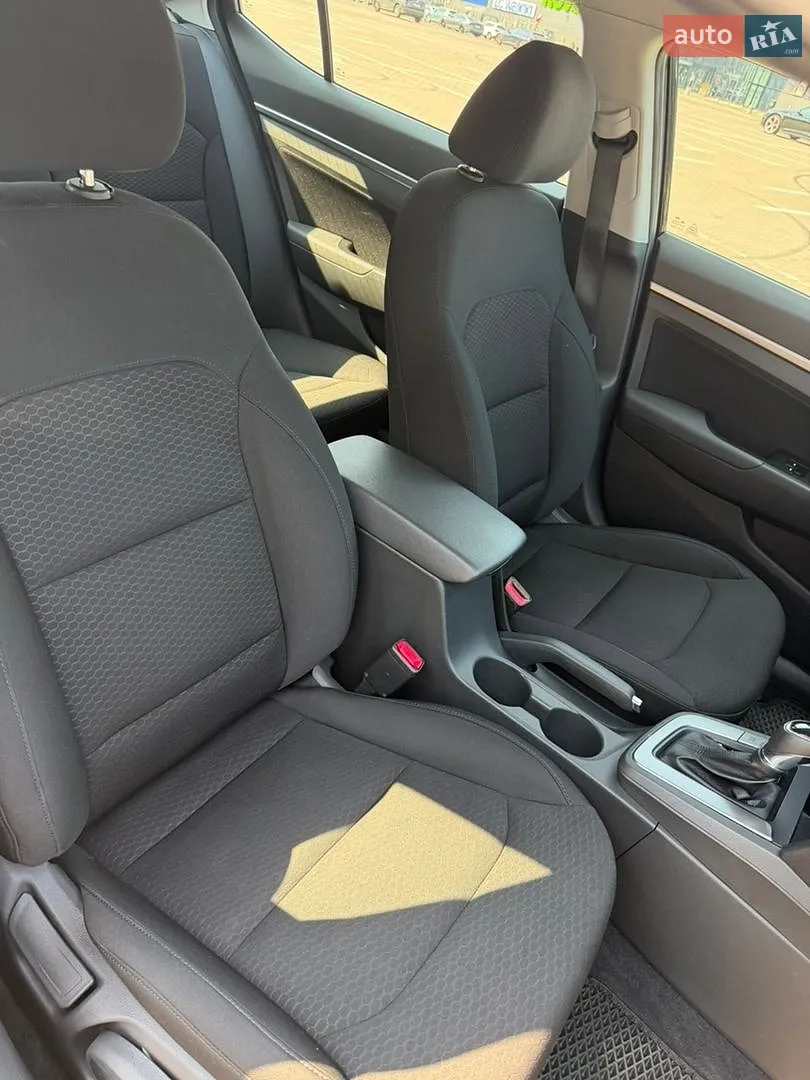 2019 Hyundai Elantra - мініатюра 40