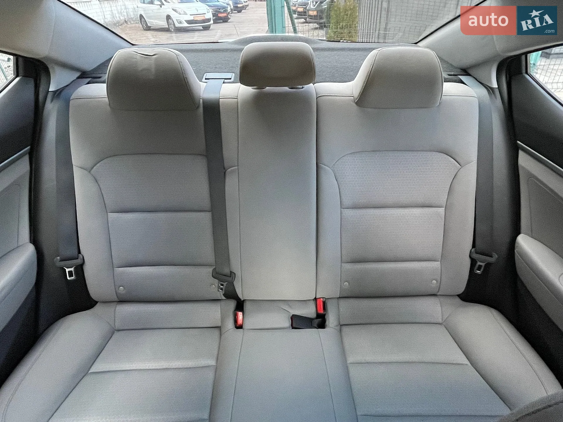 2017 Hyundai Elantra - мініатюра 24
