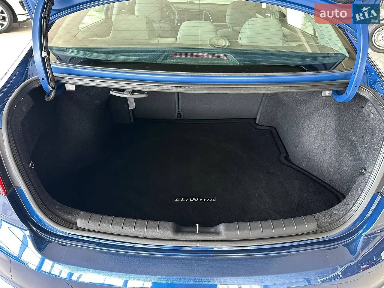 2018 Hyundai Elantra - мініатюра 18