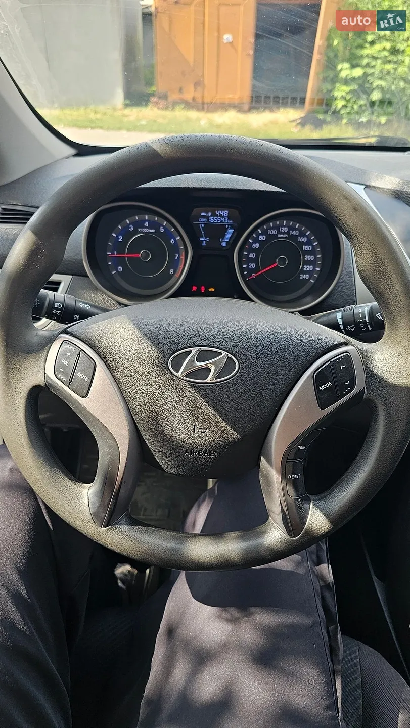 2013 Hyundai Elantra - мініатюра 9