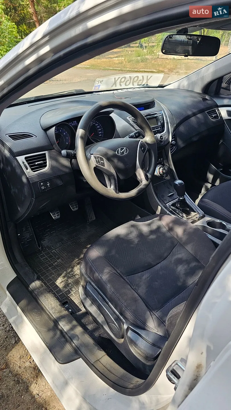 2013 Hyundai Elantra - мініатюра 18