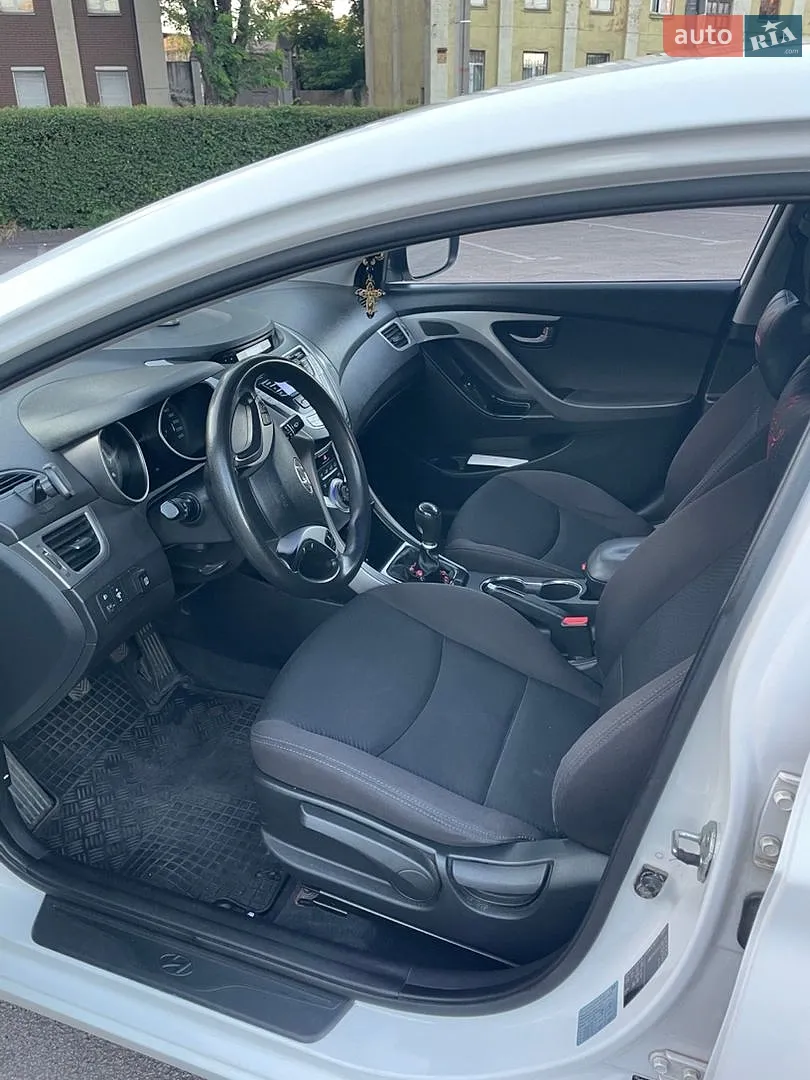 2012 Hyundai Elantra - мініатюра 10