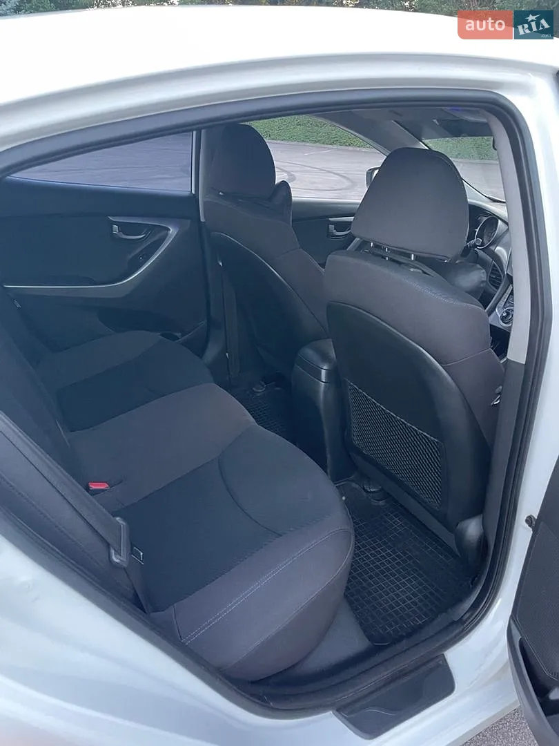 2012 Hyundai Elantra - мініатюра 13