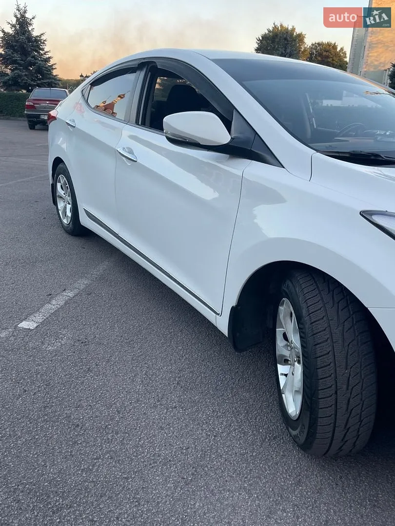 2012 Hyundai Elantra - мініатюра 5