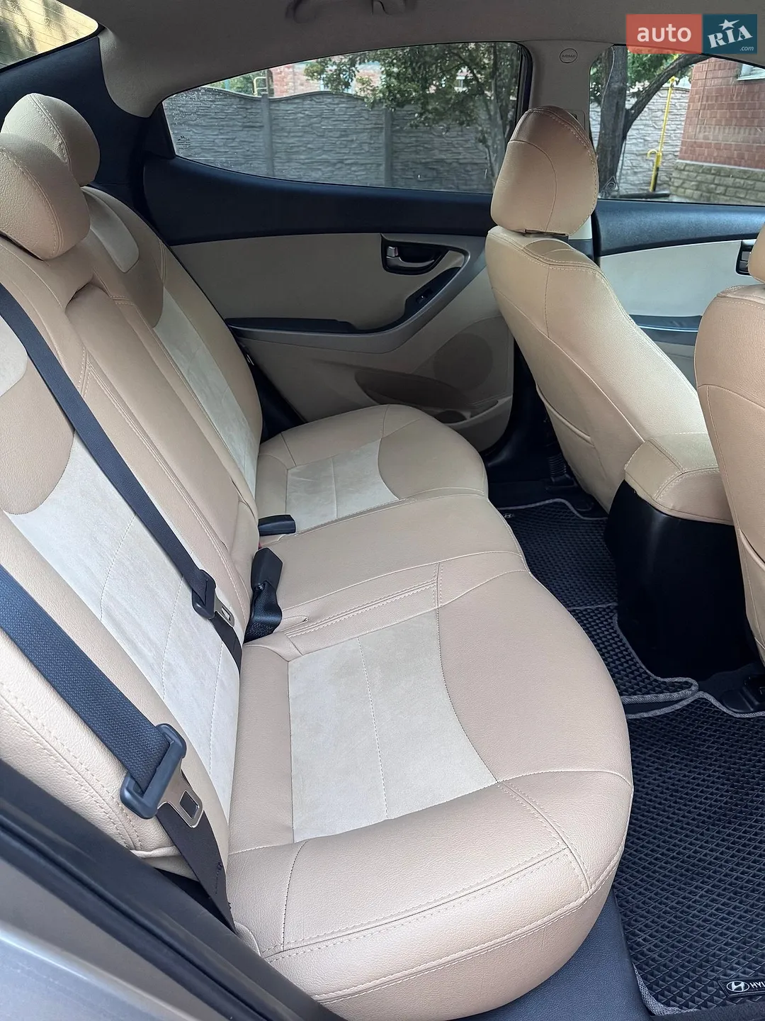 2015 Hyundai Elantra - мініатюра 10