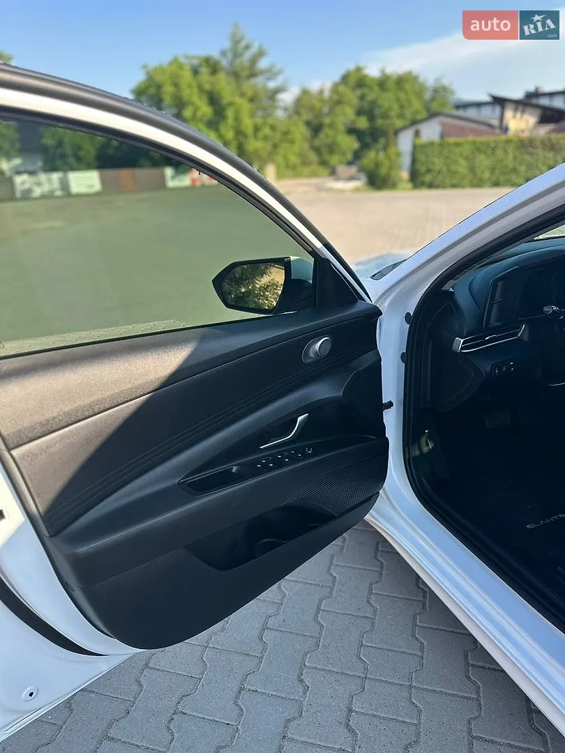 2022 Hyundai Elantra - мініатюра 16