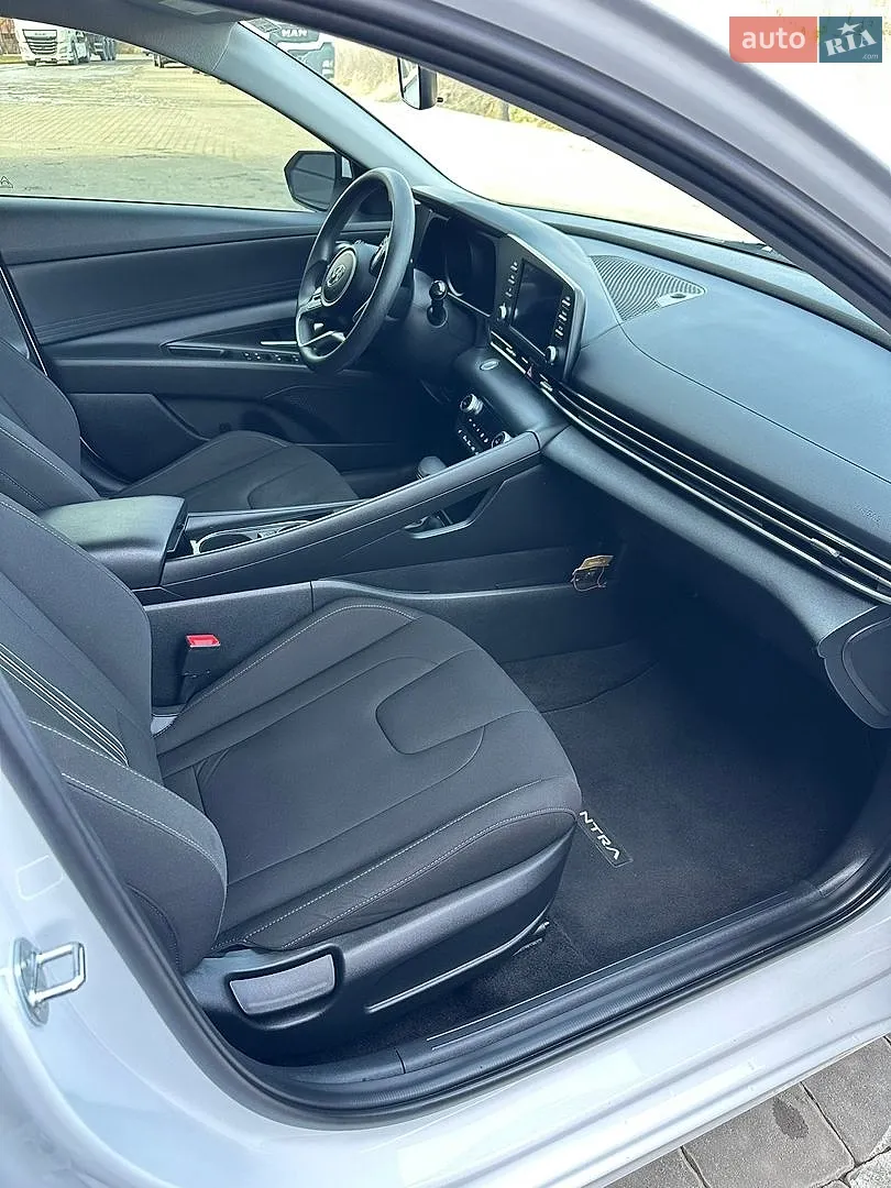 2022 Hyundai Elantra - мініатюра 23