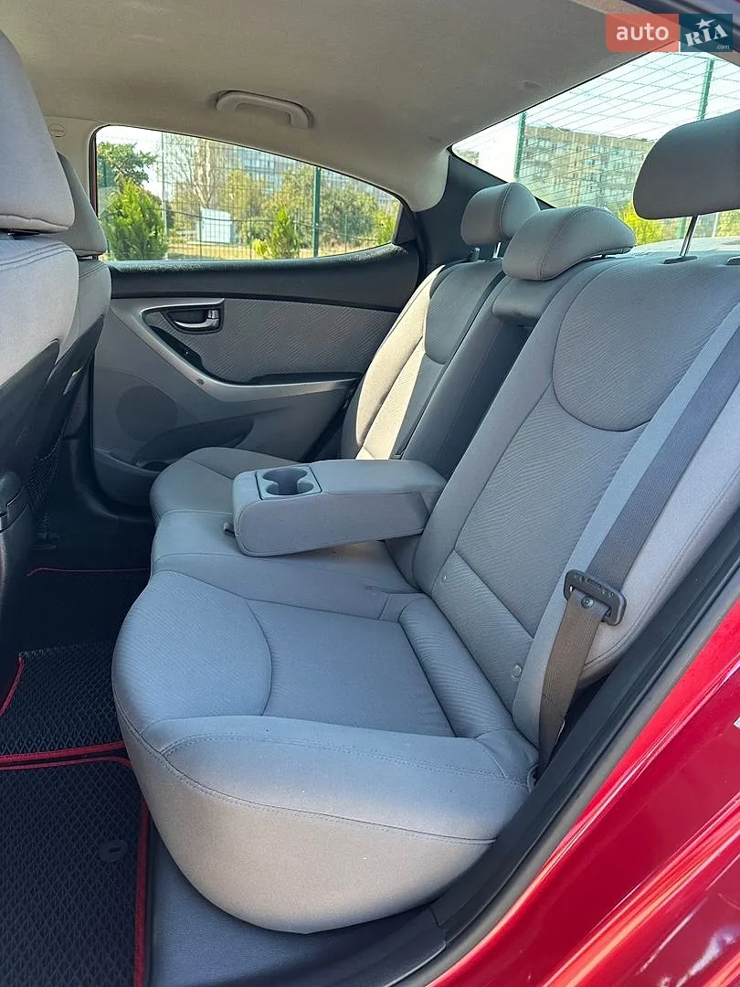 2013 Hyundai Elantra - мініатюра 13