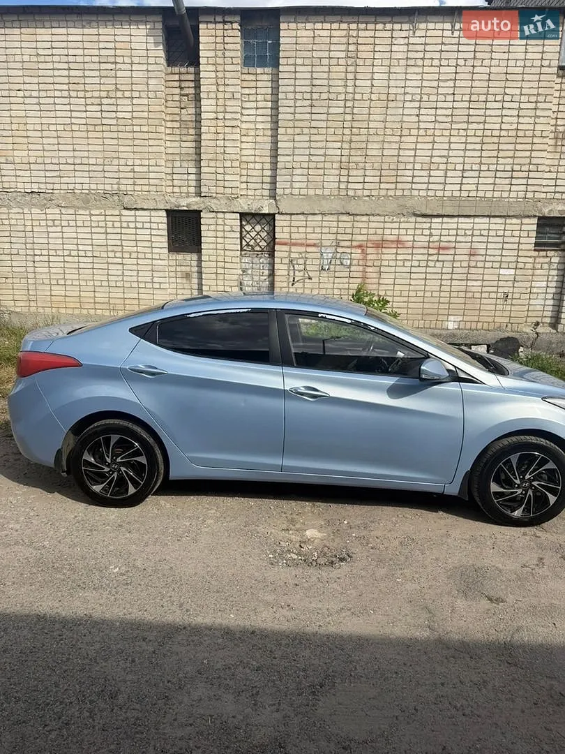 2013 Hyundai Elantra - мініатюра 3