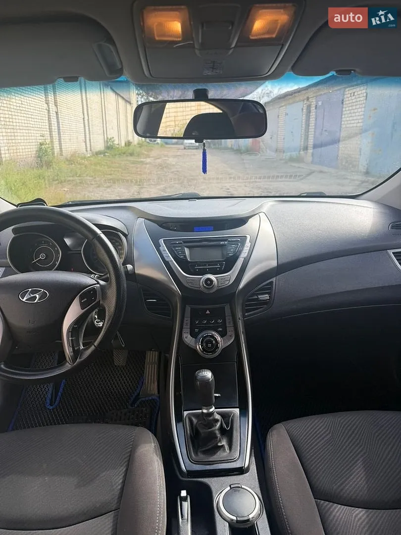 2013 Hyundai Elantra - мініатюра 11