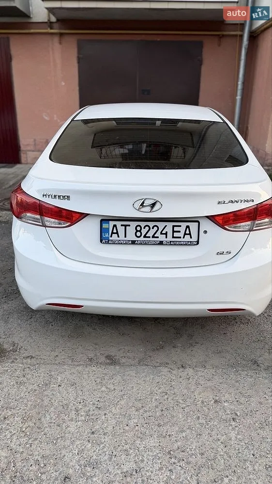 2013 Hyundai Elantra - мініатюра 2