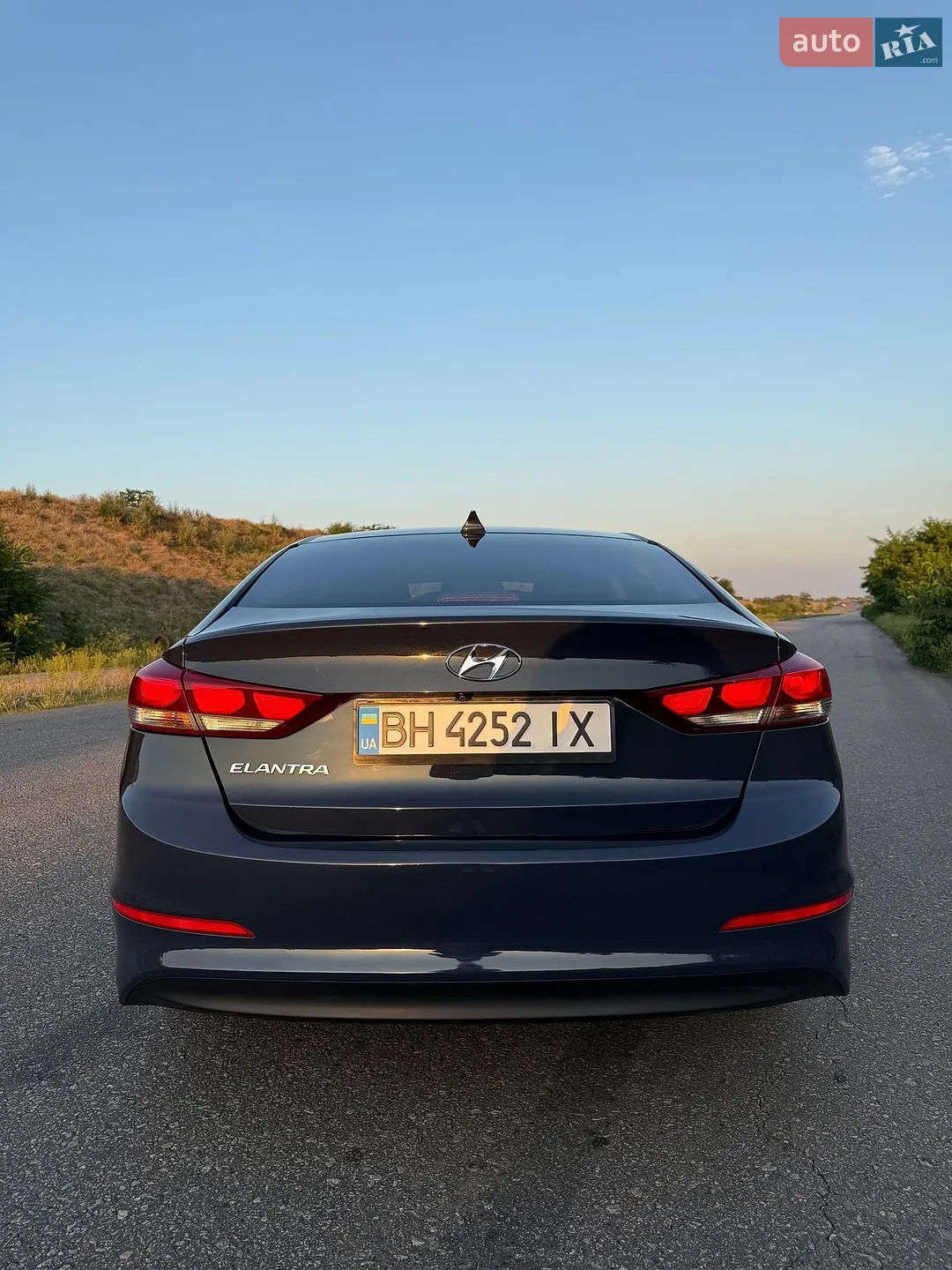 2016 Hyundai Elantra - мініатюра 6