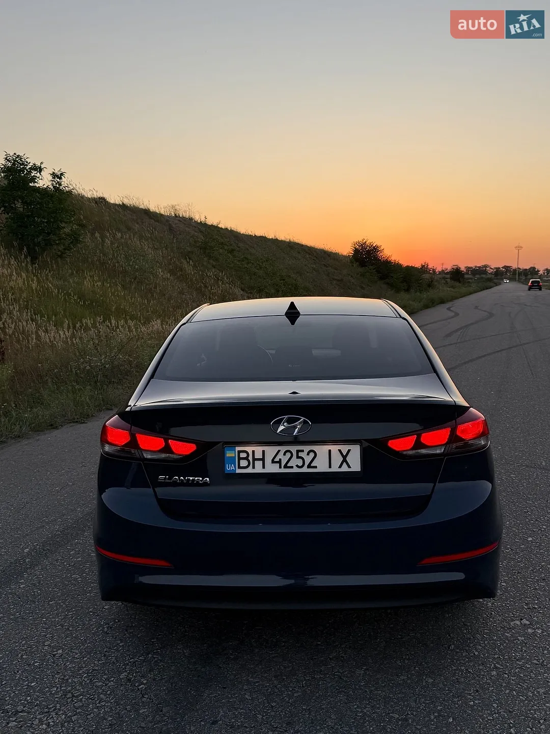 2016 Hyundai Elantra - мініатюра 24