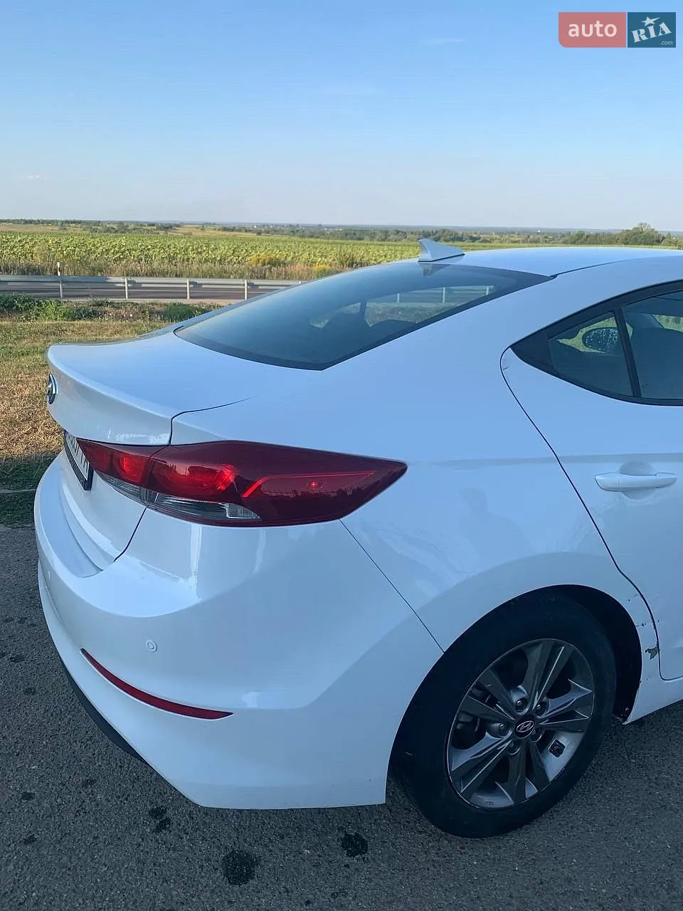 2018 Hyundai Elantra - мініатюра 10