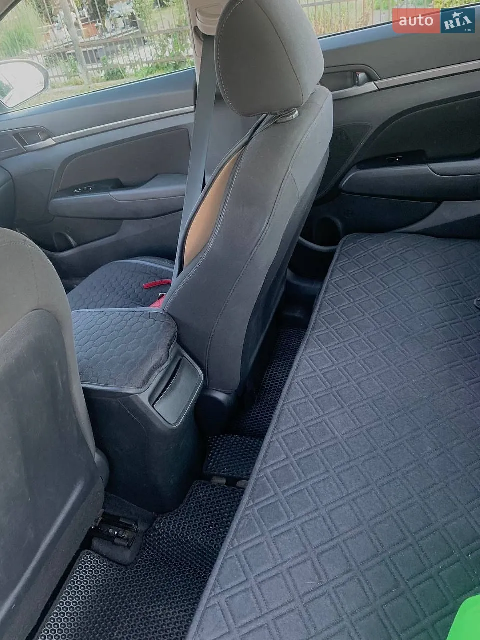 2018 Hyundai Elantra - мініатюра 30