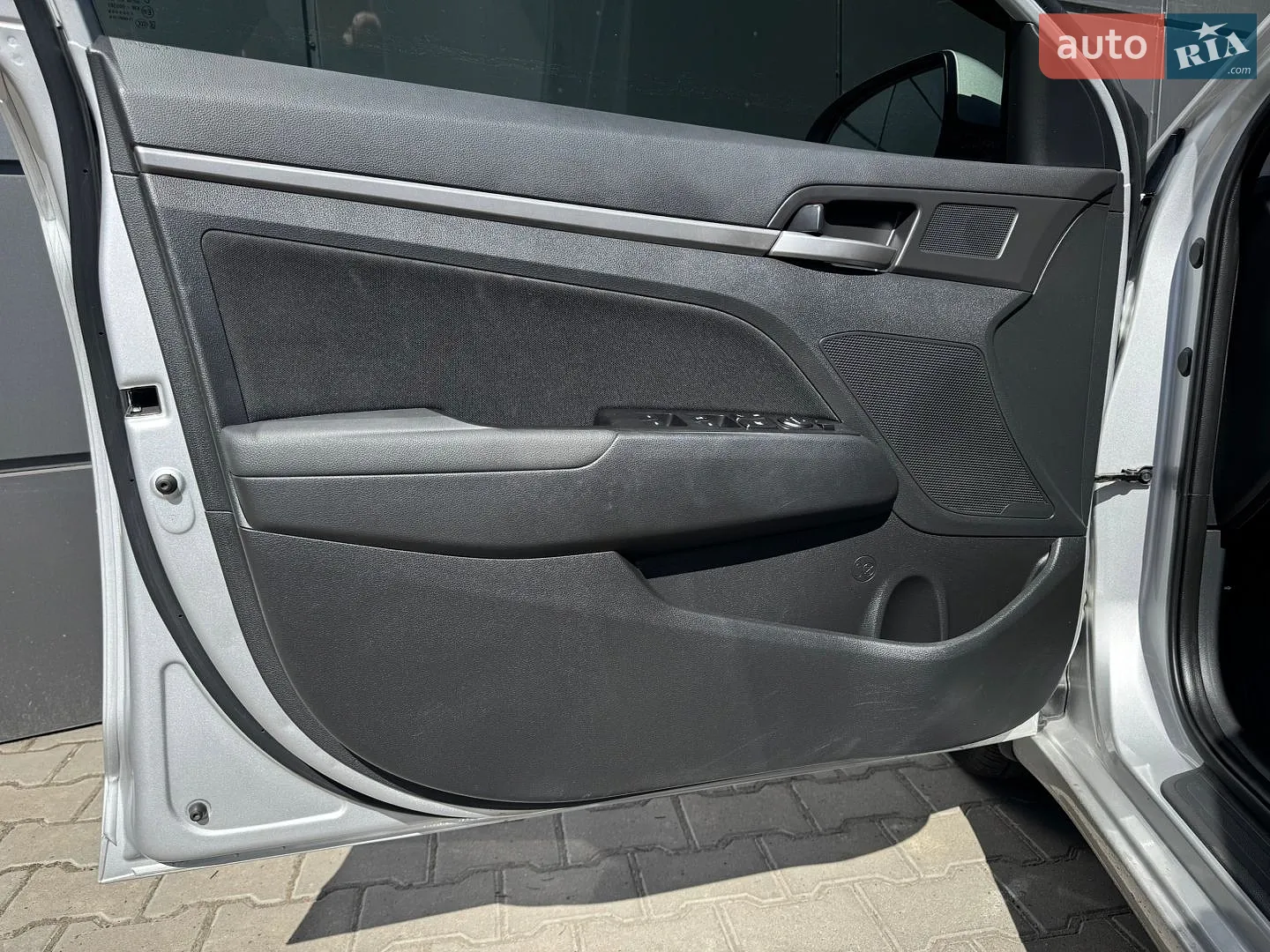 2016 Hyundai Elantra - мініатюра 20