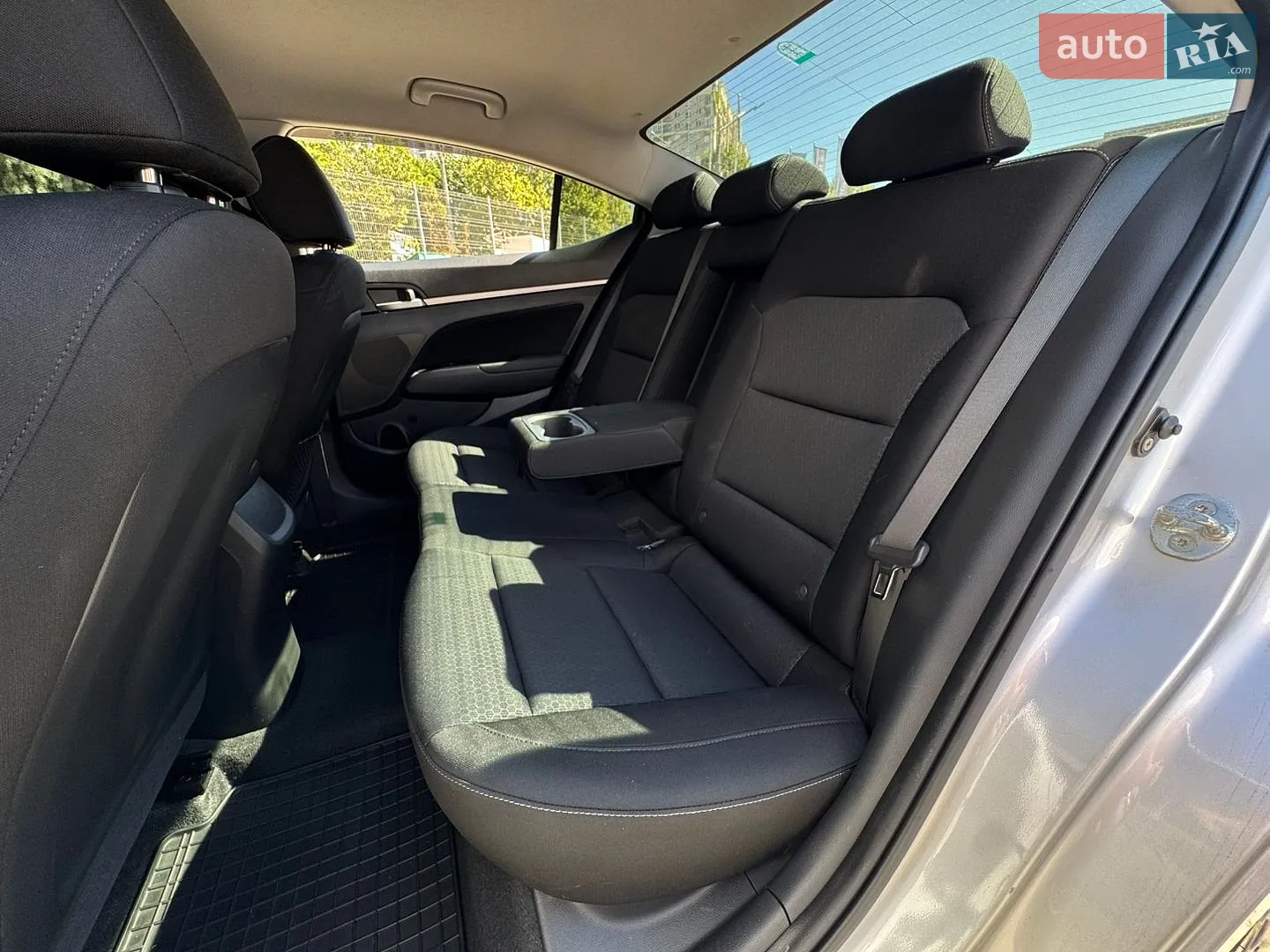 2016 Hyundai Elantra - мініатюра 34