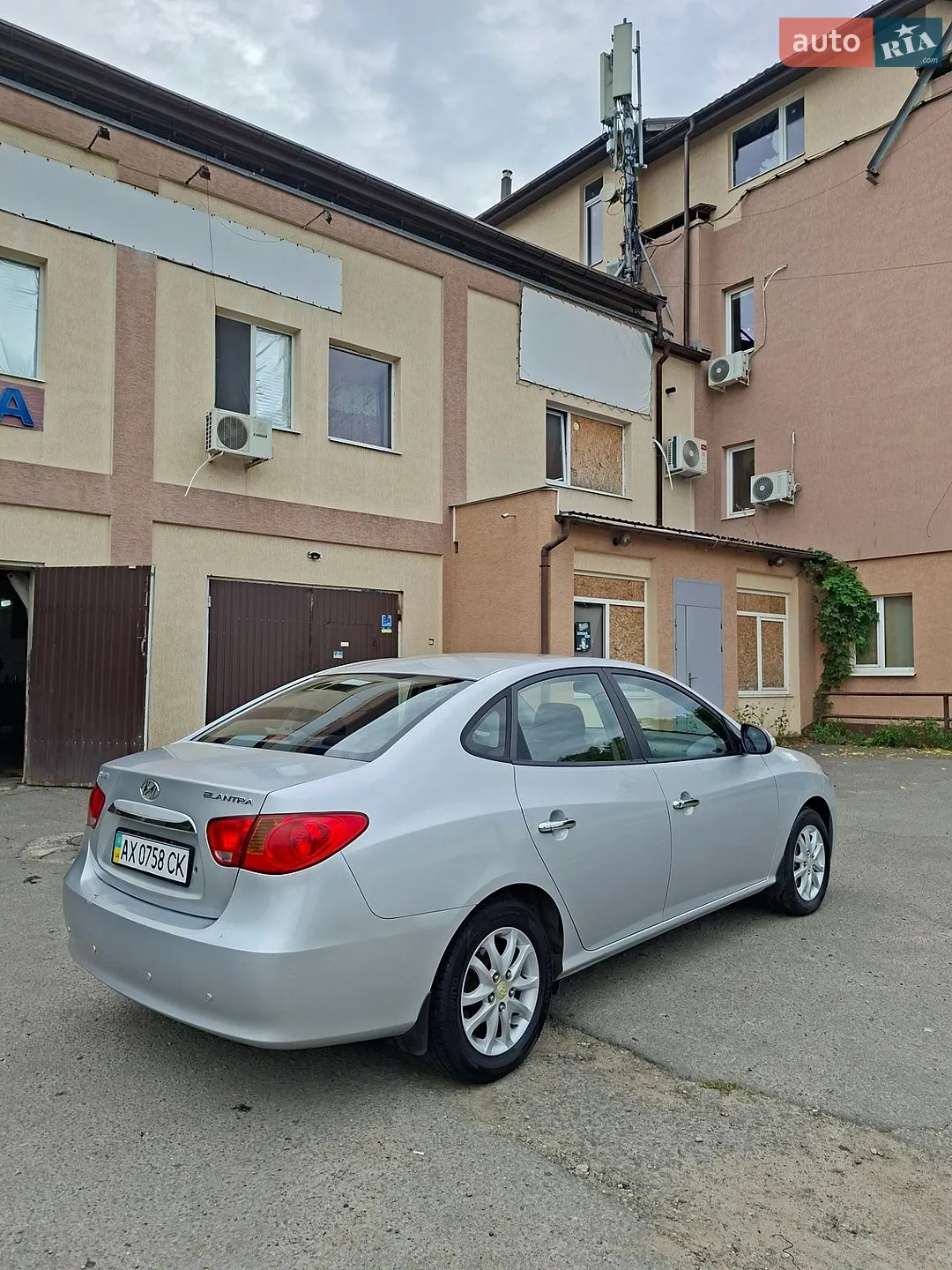 2010 Hyundai Elantra - мініатюра 3