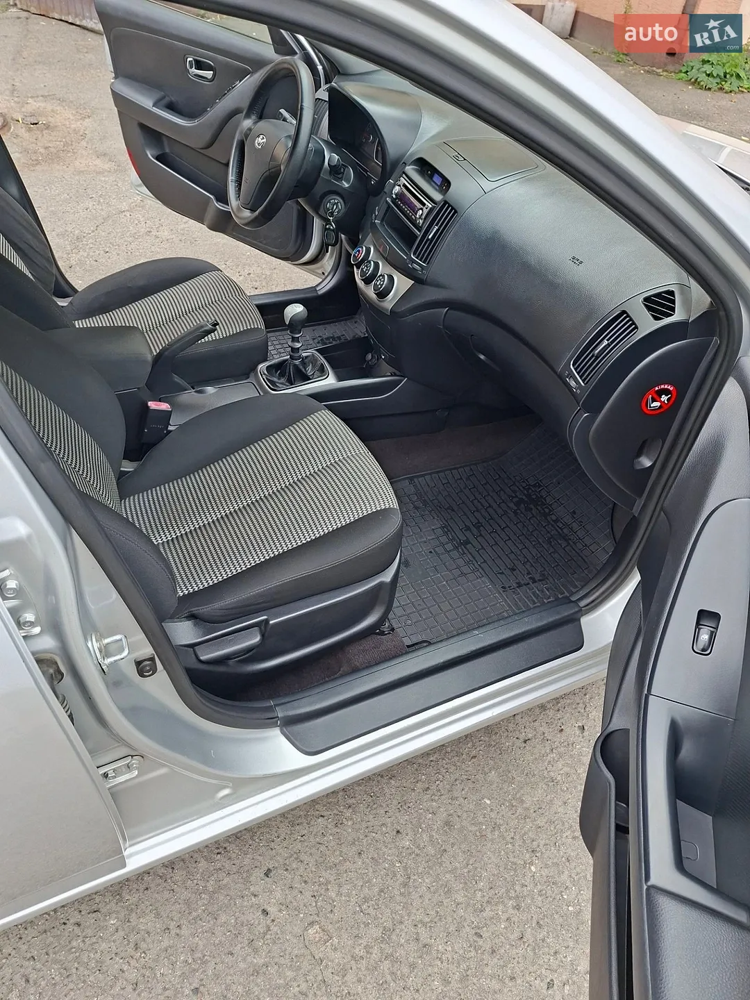 2010 Hyundai Elantra - мініатюра 11