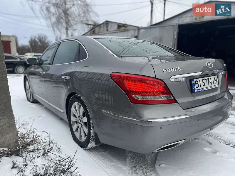 Седан Hyundai Equus 2012 в Кременчуці