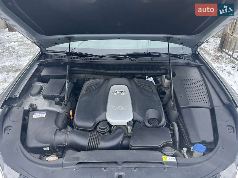 Седан Hyundai Equus 2012 в Кременчуці