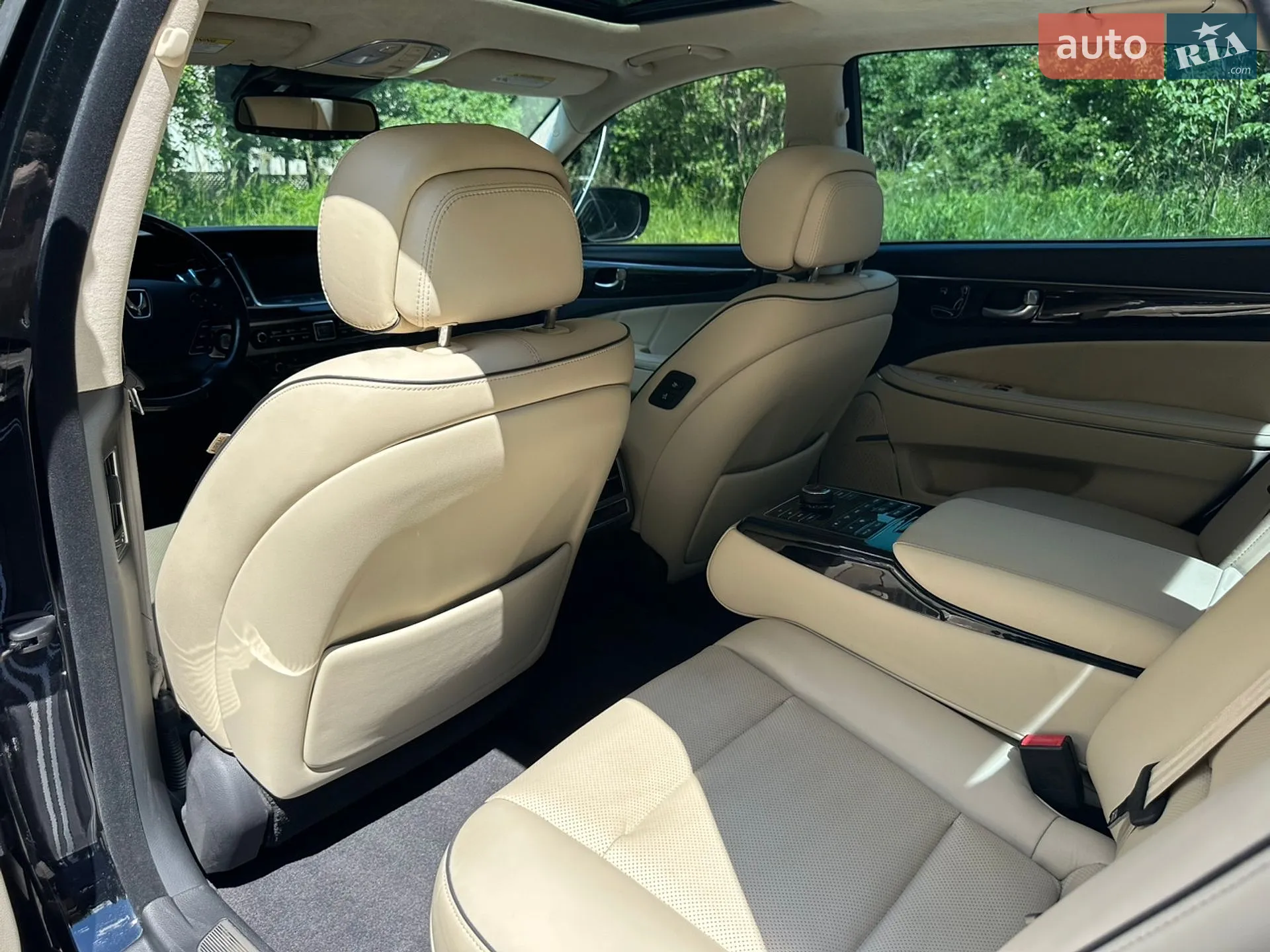 2015 Hyundai Equus - мініатюра 41