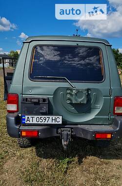 Позашляховик / Кросовер Hyundai Galloper 1998 в 