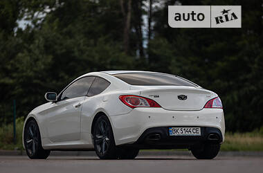 Купе Hyundai Genesis Coupe 2011 в 