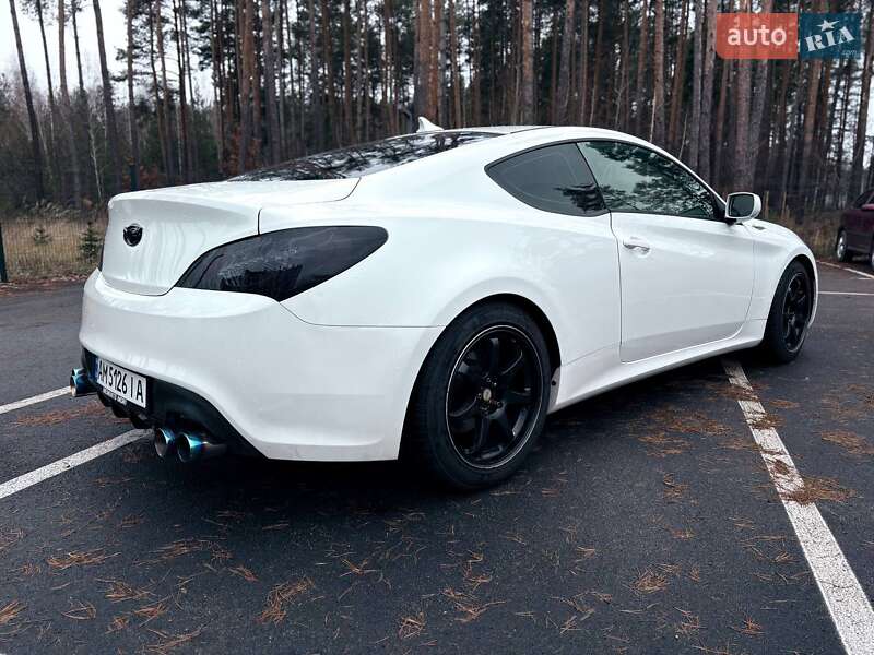 Купе Hyundai Genesis Coupe 2011 в Малине