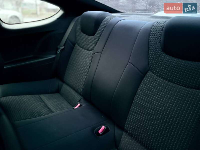 Купе Hyundai Genesis Coupe 2011 в Малине