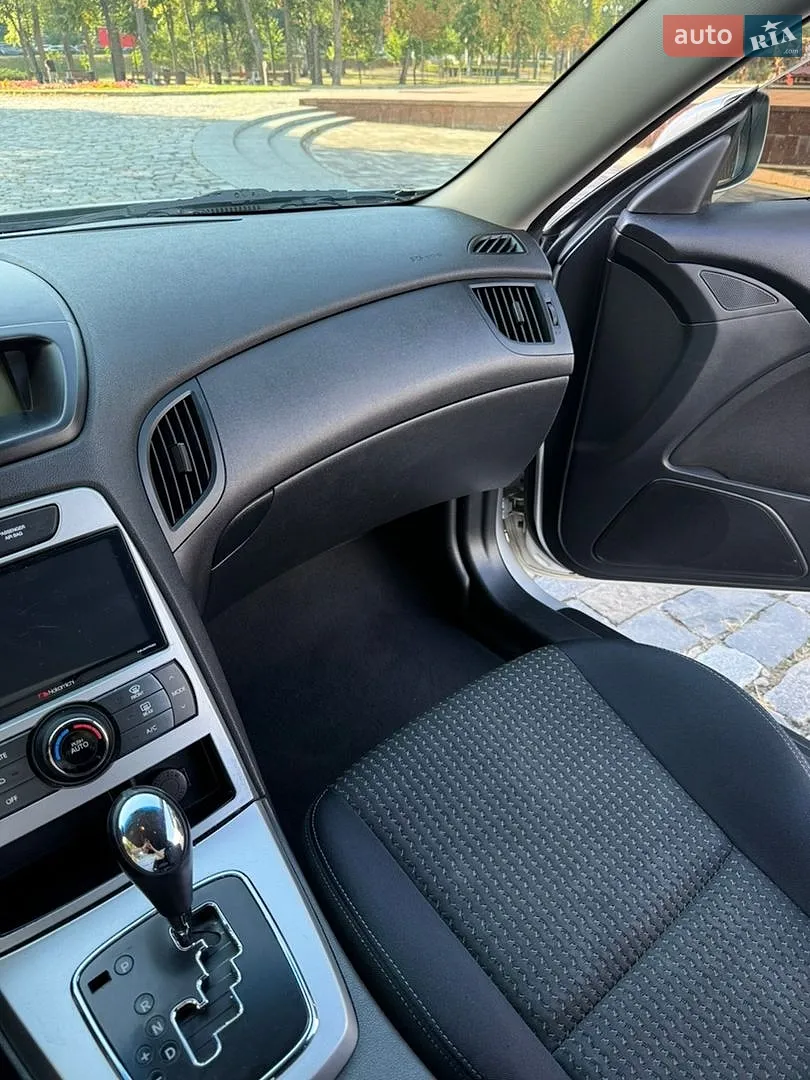 2010 Hyundai Genesis Coupe - мініатюра 27