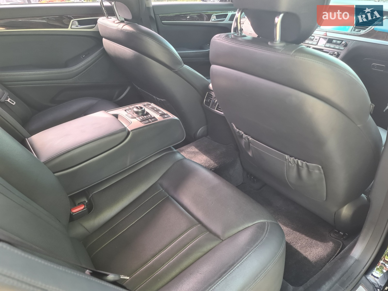 2014 Hyundai Genesis - мініатюра 3