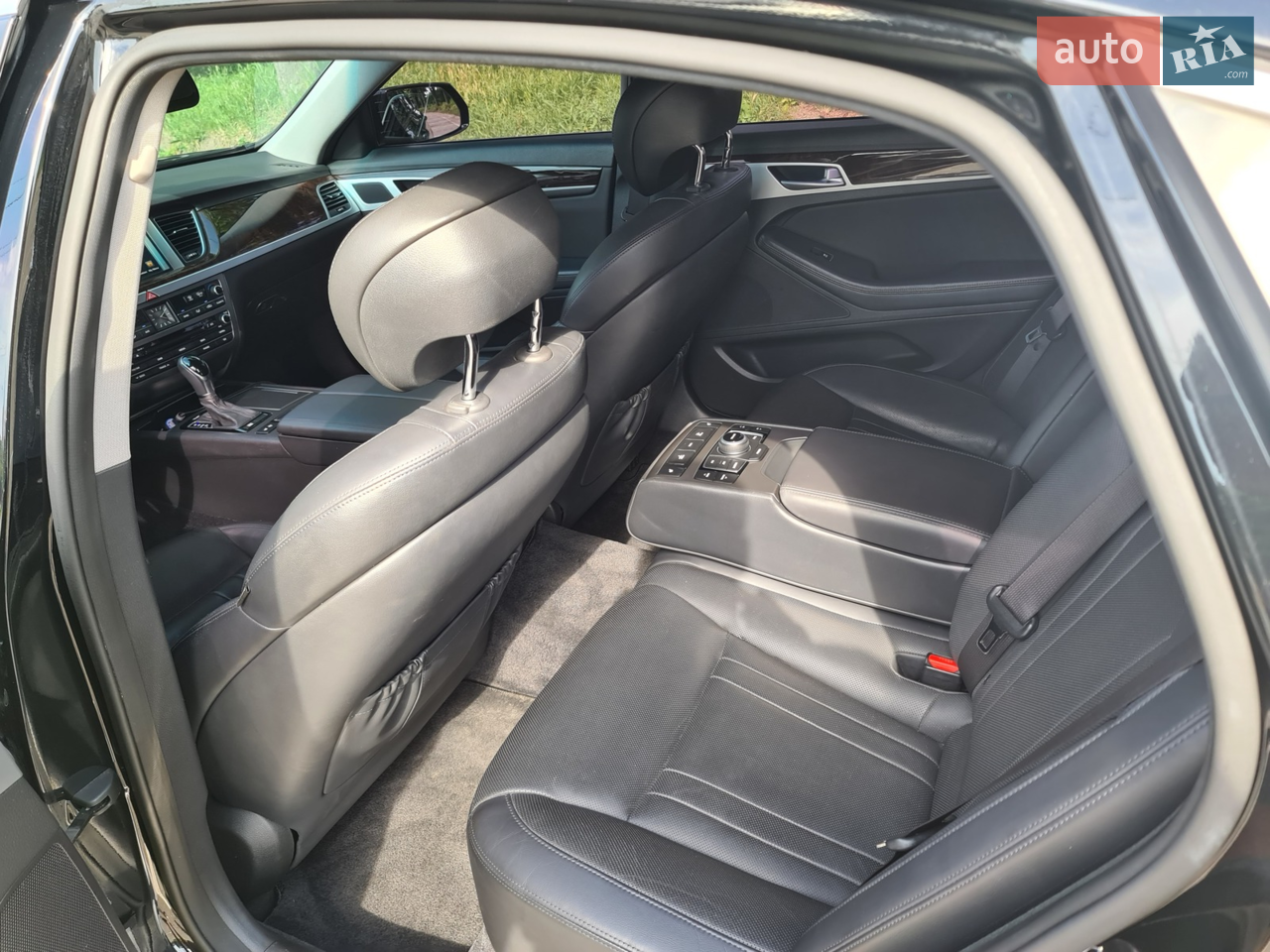 2014 Hyundai Genesis - мініатюра 4