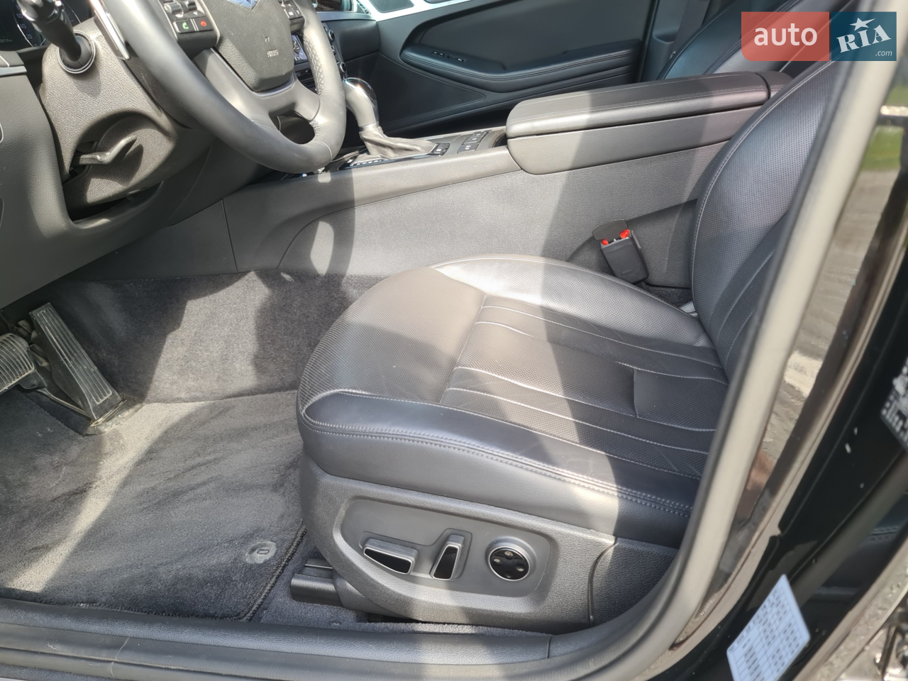 2014 Hyundai Genesis - мініатюра 16