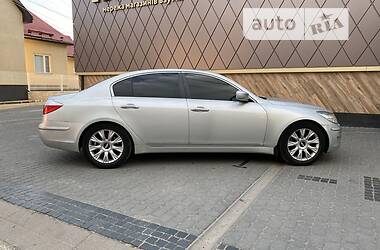 Седан Hyundai Genesis 2008 в Ужгороде