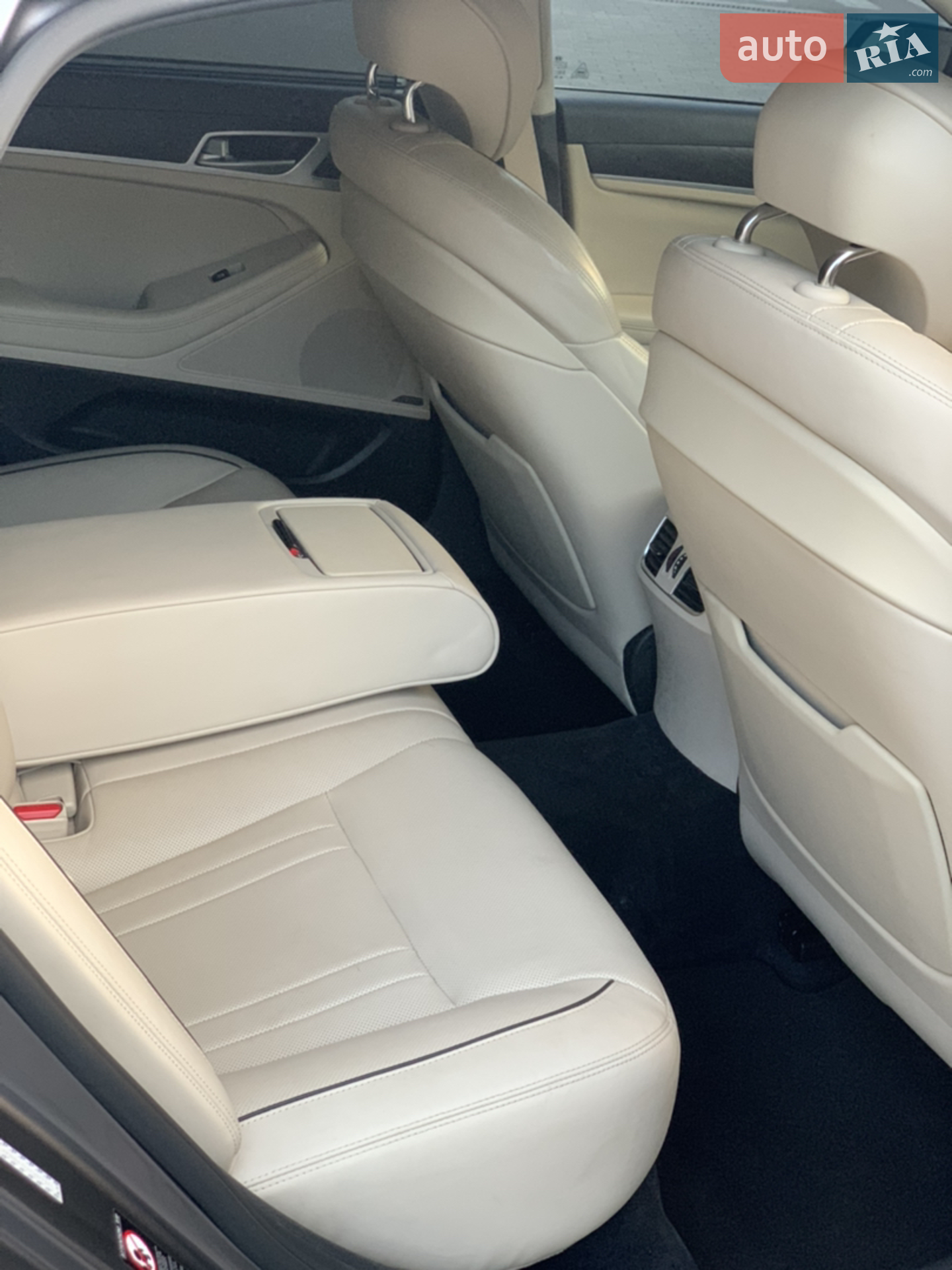 2015 Hyundai Genesis - мініатюра 9