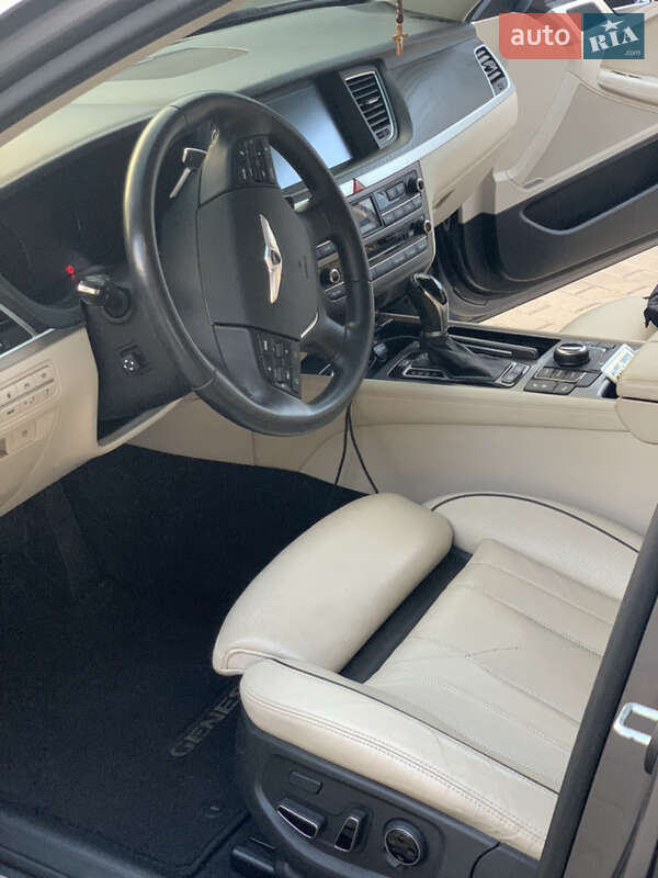 Седан Hyundai Genesis 2015 в Одессе